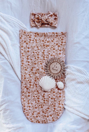 Newborn Sleep Pouch & Bow Set - SEASHELL